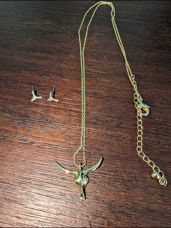 Jewelry - Gold Longhorn Pendant Necklace And Earrings Set- Women Jewelry
